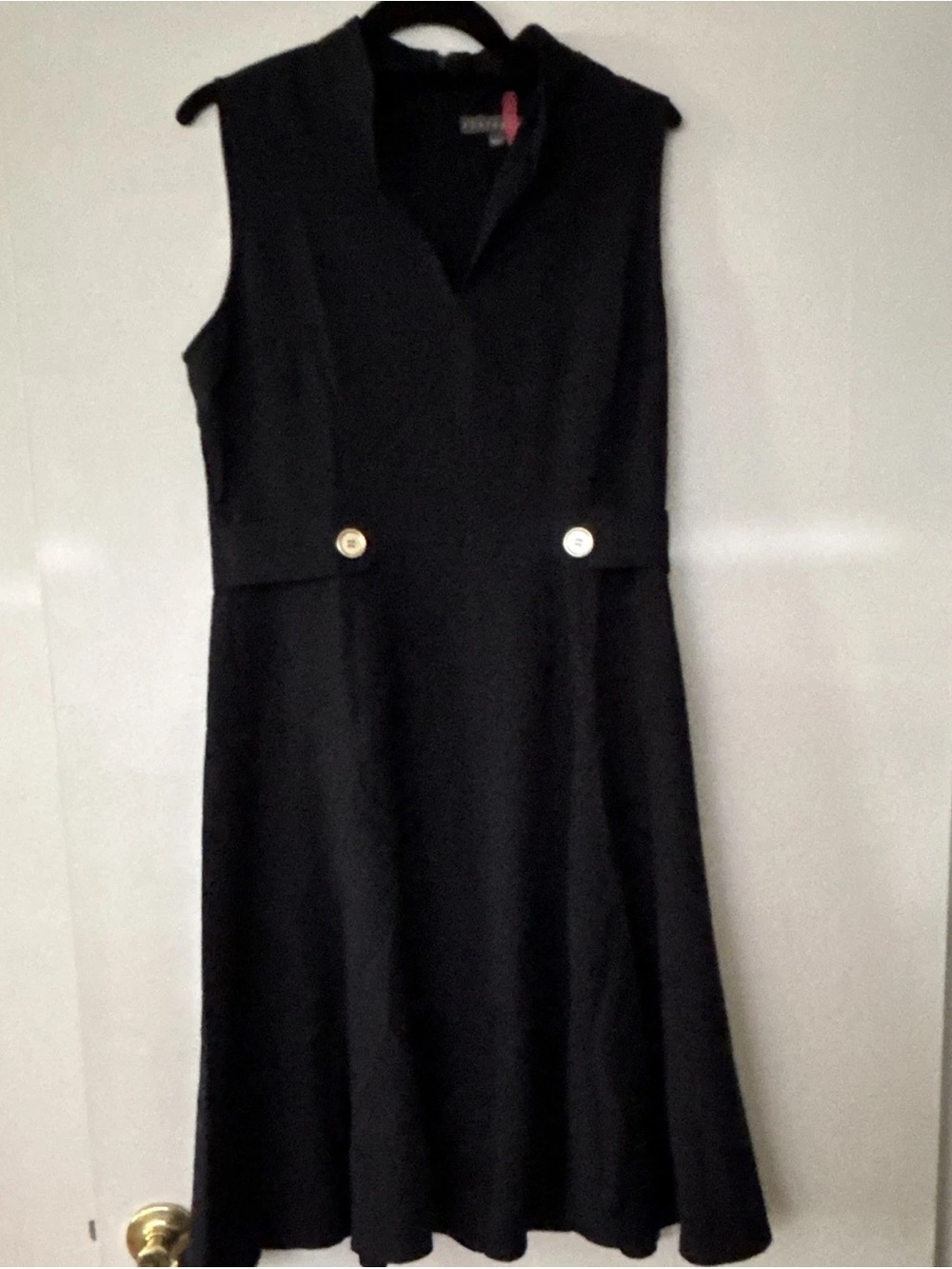 Sophisticated Black Sleeveless V-Neck Prom Dress with Button Detail